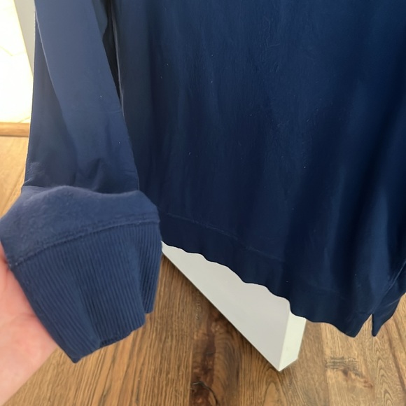 Vineyard Vines Women’s Navy Embroidered Top - Picture 4 of 5